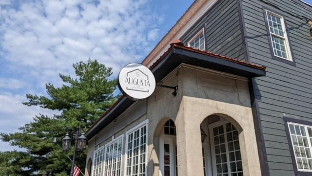 Augusta Guest House Bagian luar foto